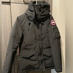 Canada Goose parka in women's size Small